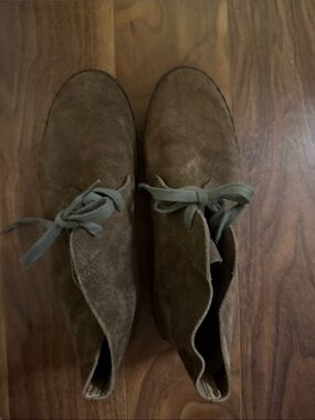 Women's Olive Green Suede Lace-Up Chukka Boots